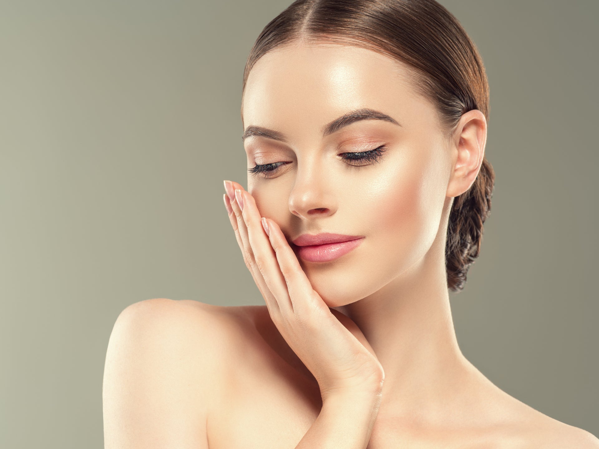 Tap Don't Rub!! How You Should Be Applying Your Skincare Products.
